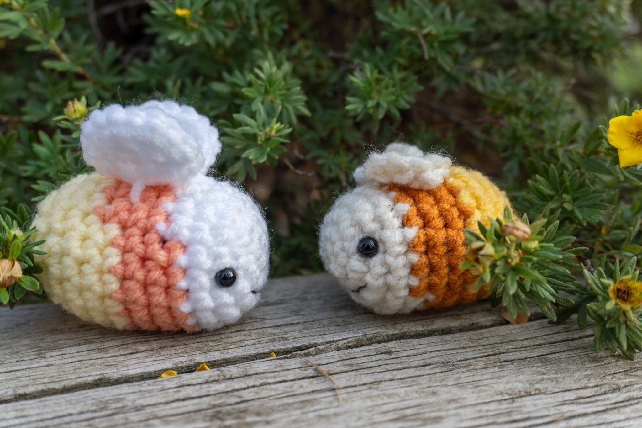 Mini Holiday Bee - Handmade Amigurumi Plushie