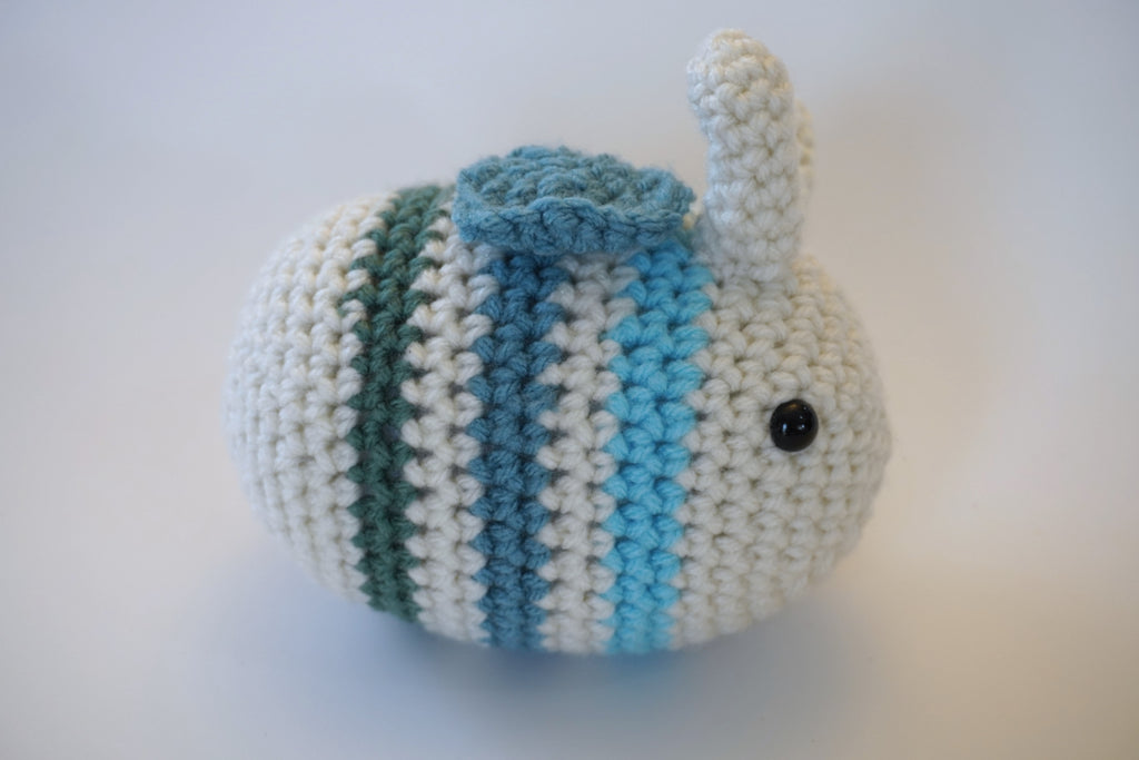 Original Holiday Bee - Customizable Handmade Crochet Amigurumi Bee