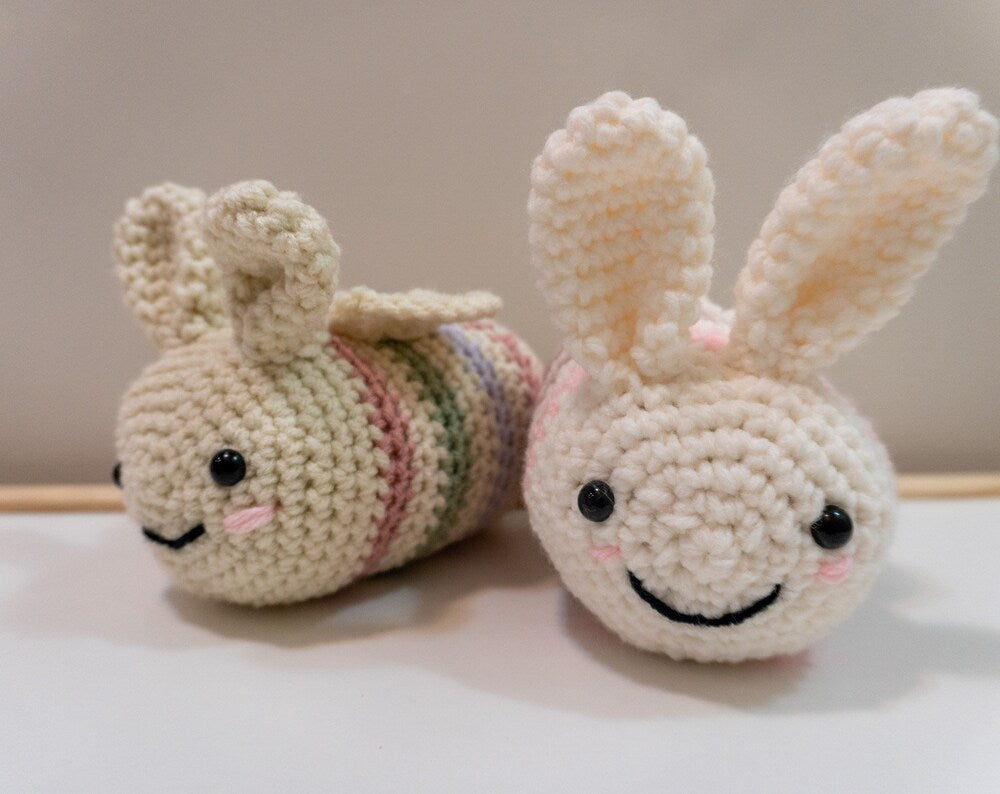 Original Holiday Bee - Customizable Handmade Crochet Amigurumi Bee
